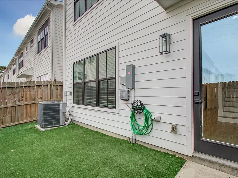 6420 Highland Pine Ln — Photo 31