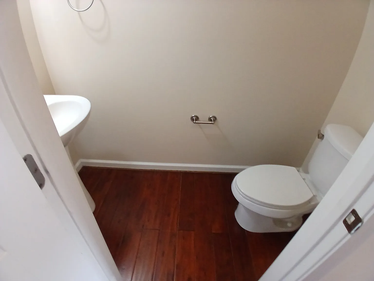Showing now for late July move in. — Photo 4