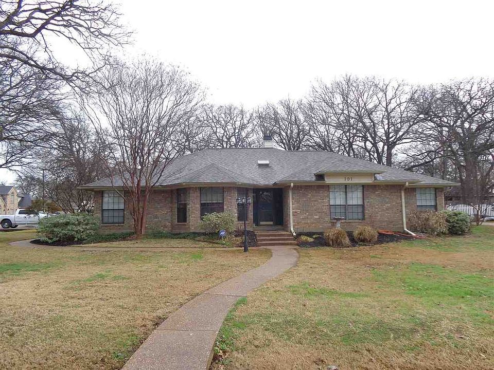 1st image of 101 Lost Oaks Dr