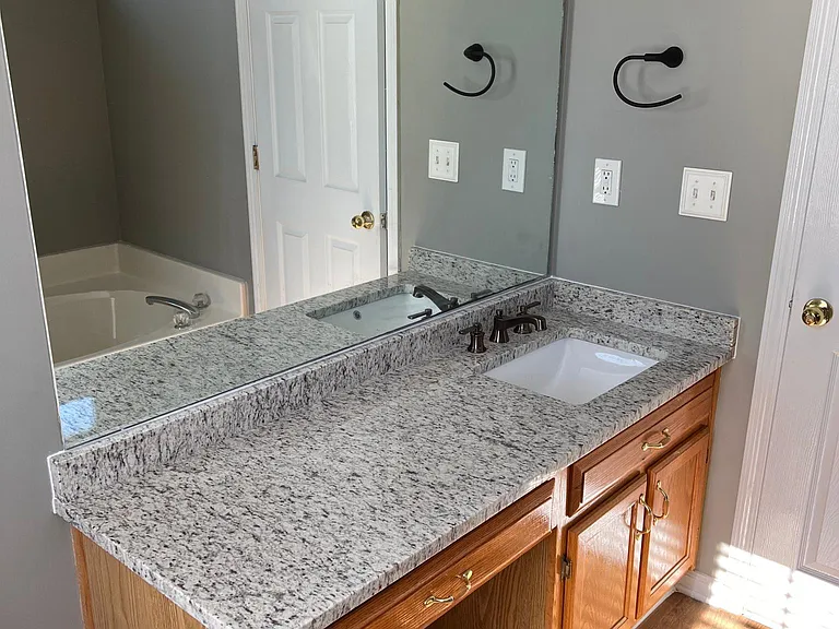 106 Oakwood Cir — Photo 17
