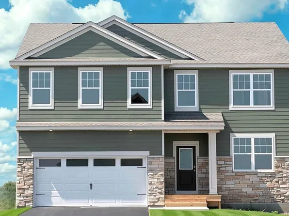 2095 Kestrel Dr, Shakopee, MN 55379