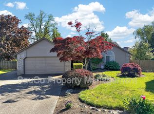 205 NW 8th Ct, Hillsboro, OR 97124