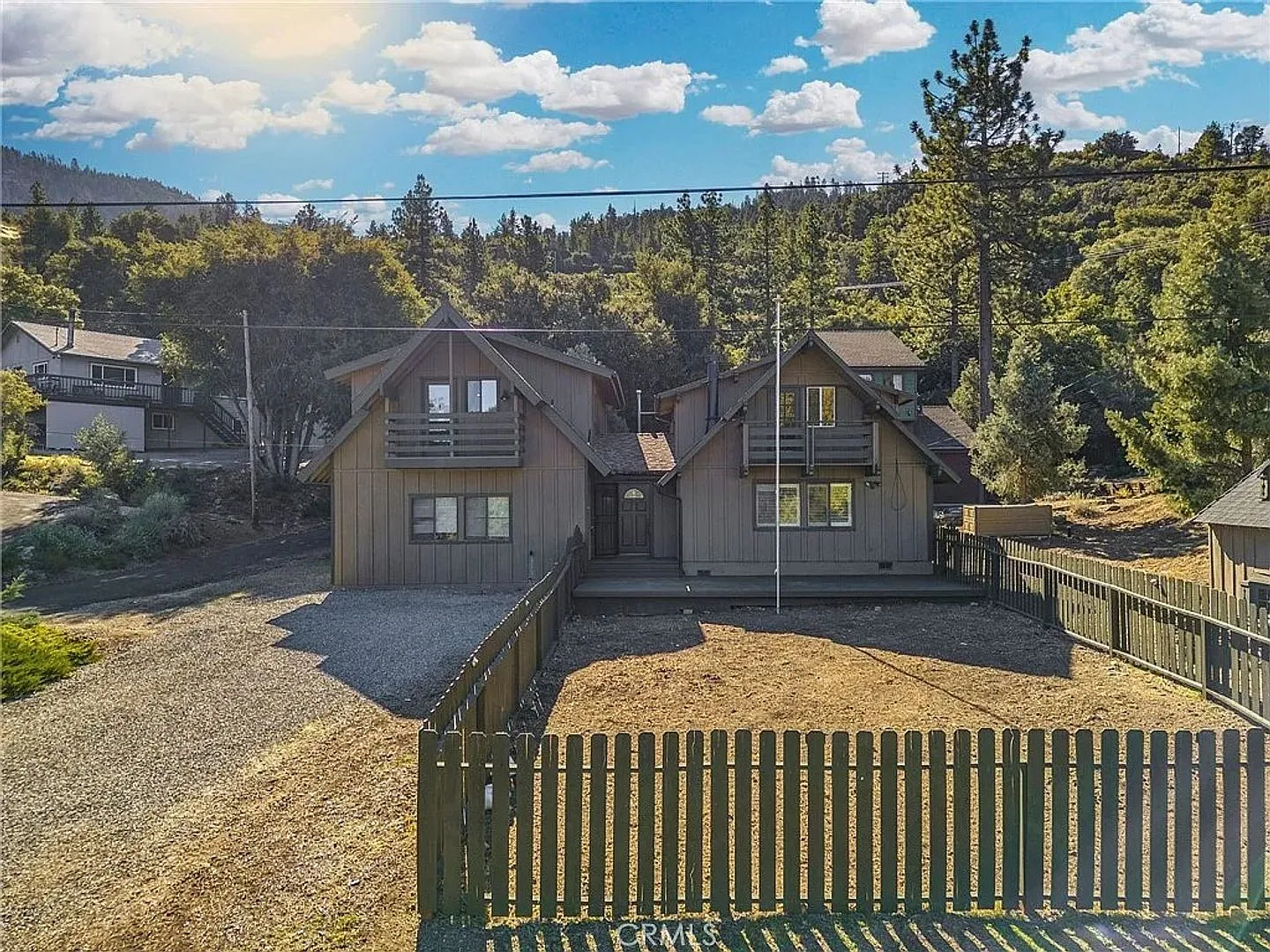 Charming 4BR Home with Mountain Views — Photo 4