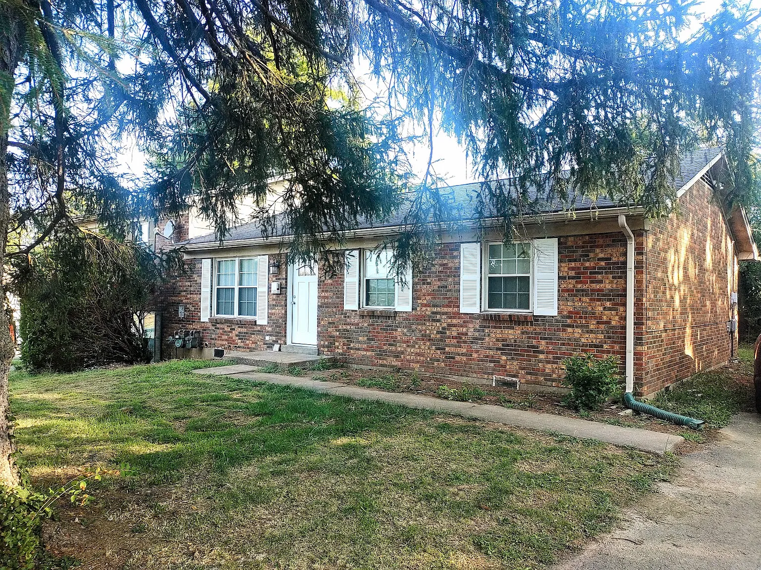 3 bed, 1.5 bath, 1100 sqft, $1,600 — Photo 1