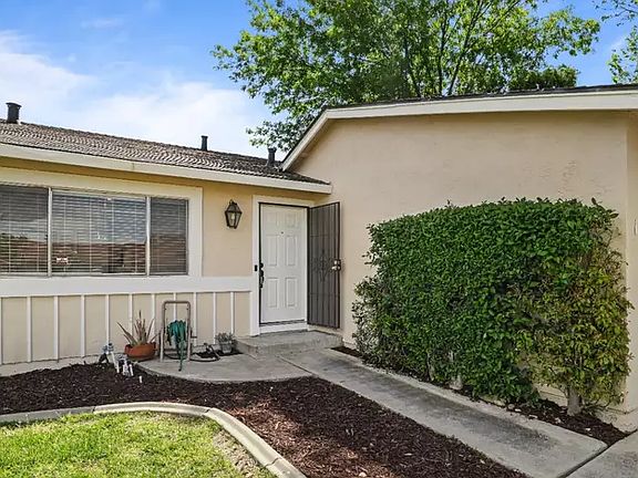 3rd image of 1580 Griffith Pl