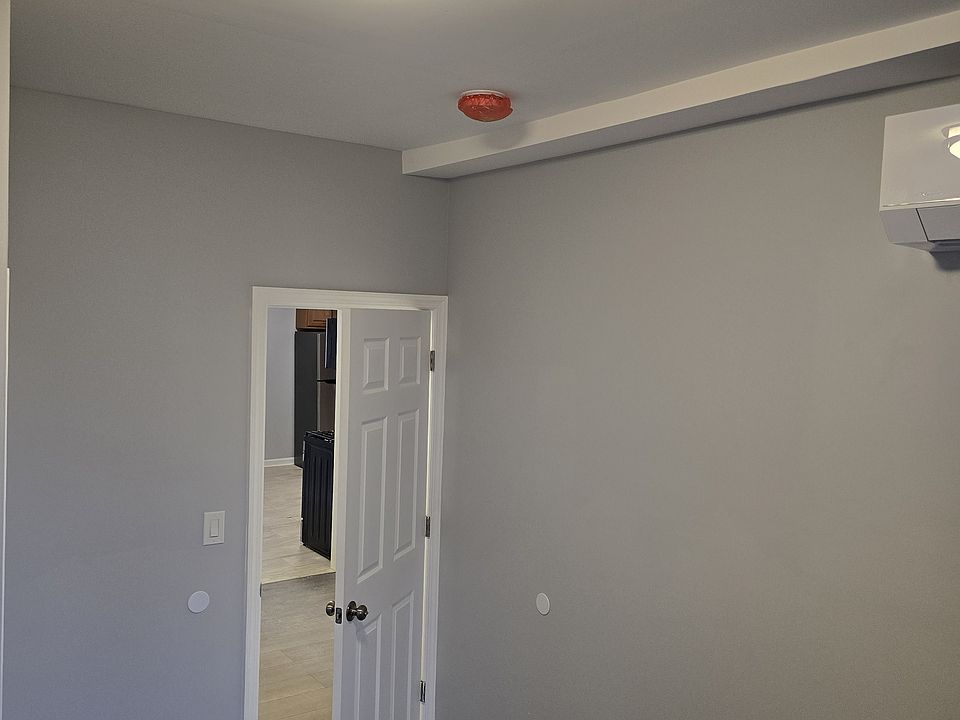 1st image of 136 Winfield Ave #2L