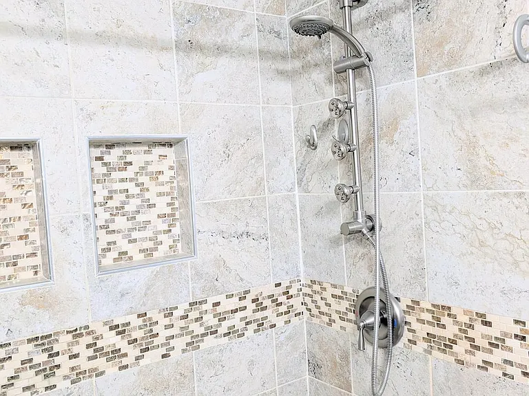 6997 Gilbeth Rd — Photo 32