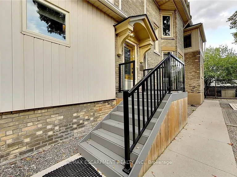 122 Forsyth St E #1 — Photo 7