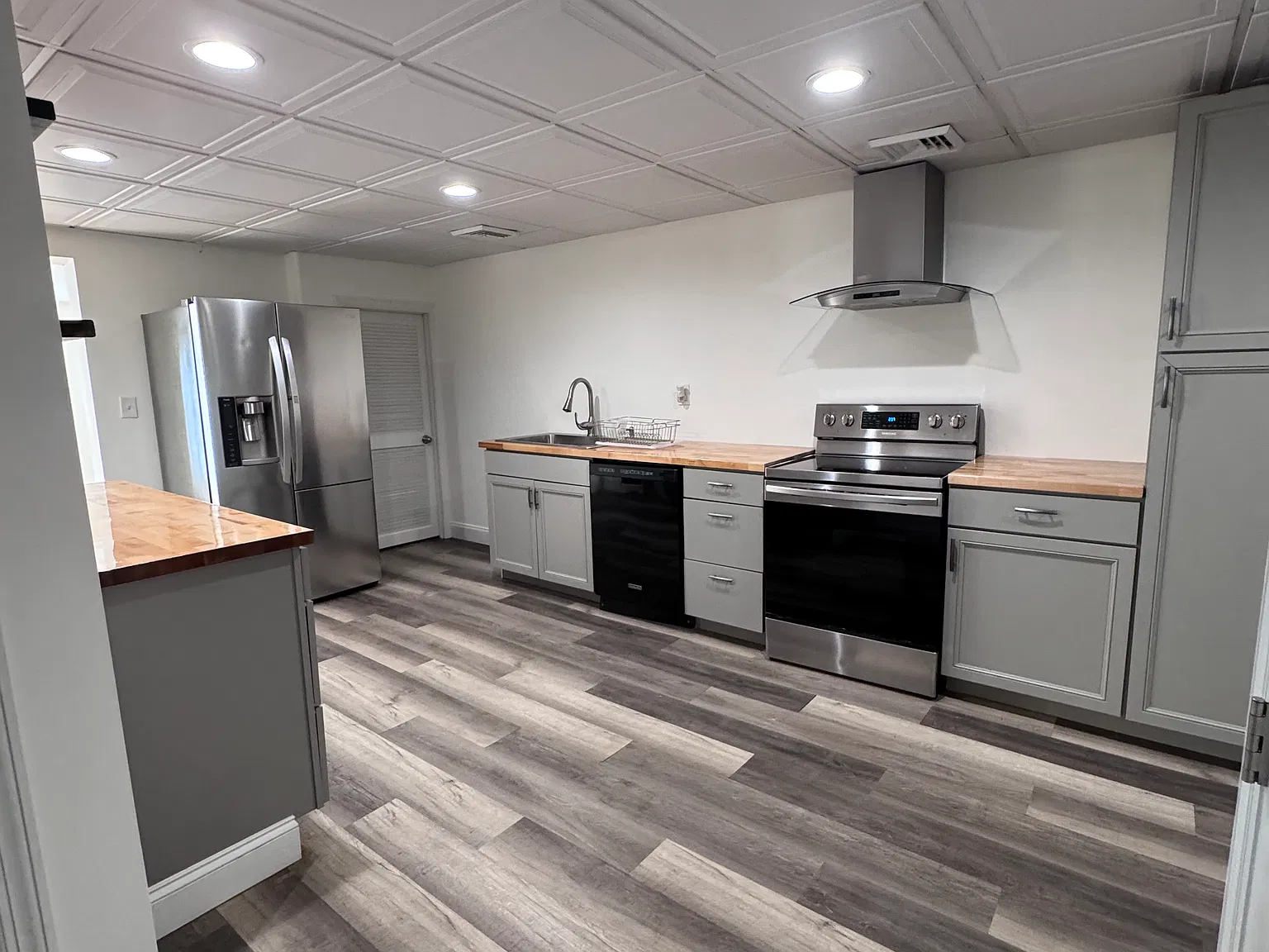 1 bed, 1200 sqft, $1,800 — Photo 1