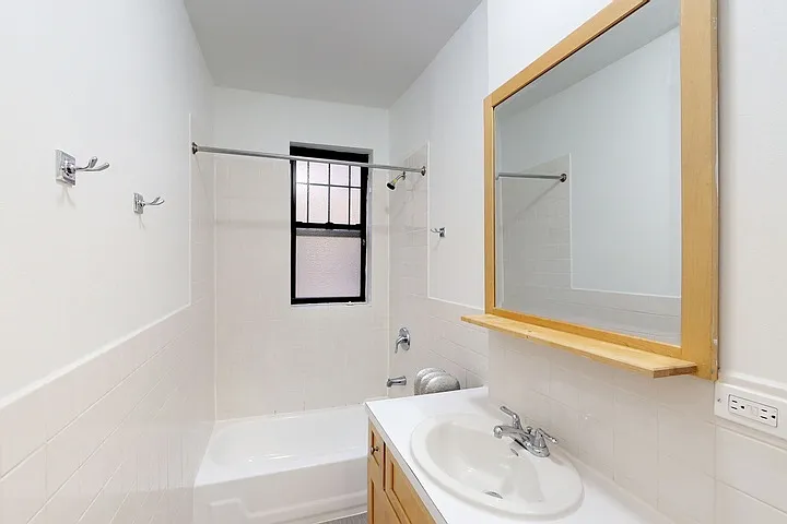 Woodlawn Court — Photo 17