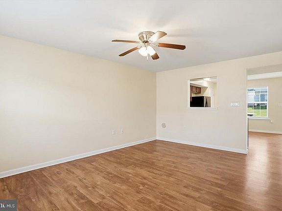 5th image of 38 Fast View Dr