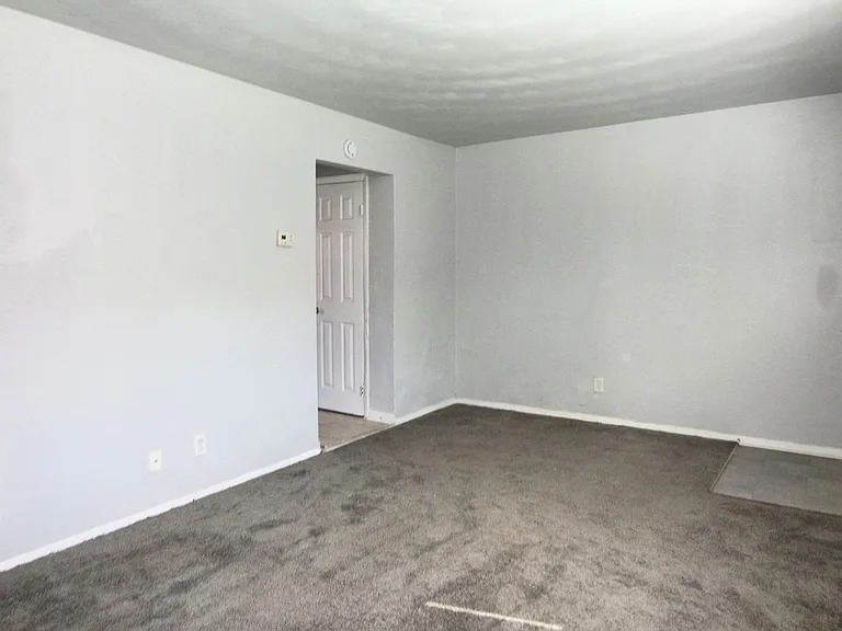 Pembroke Pines Apartments — Photo 29