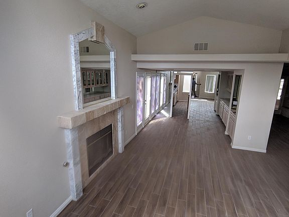 5th image of 14136 La Paz Dr