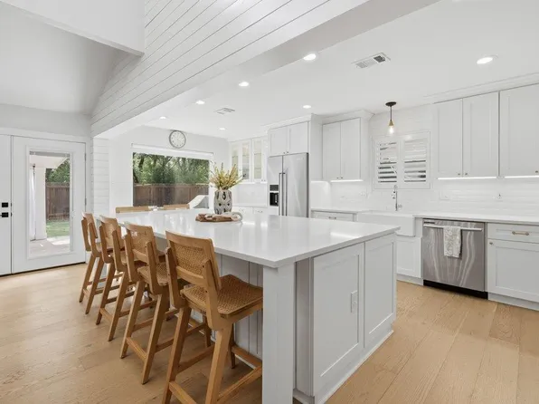 5017 Trail West Dr, Austin, TX 78735