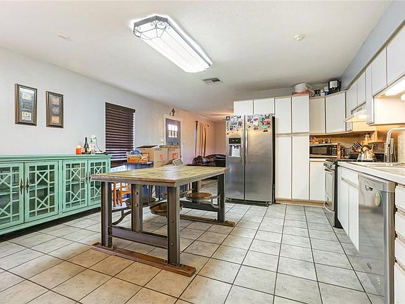 4th image of 3400 Tambour Dr