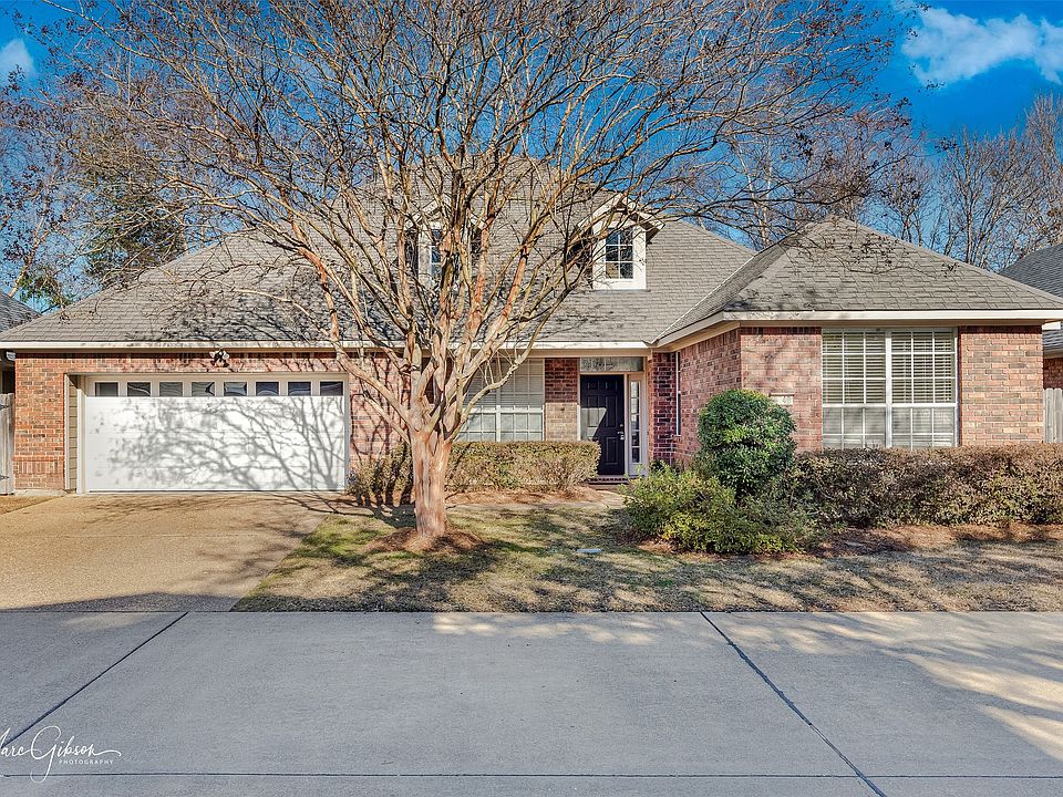 1st image of 8040 Laurel Hill Dr