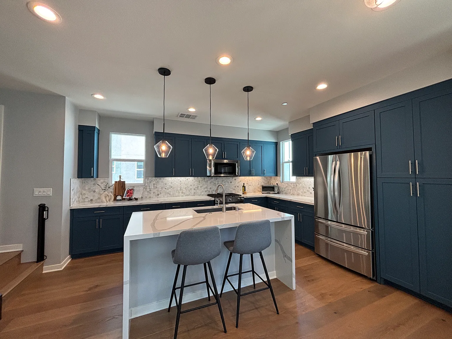 2 bed, 1686 sqft, $6,750 — Photo 2