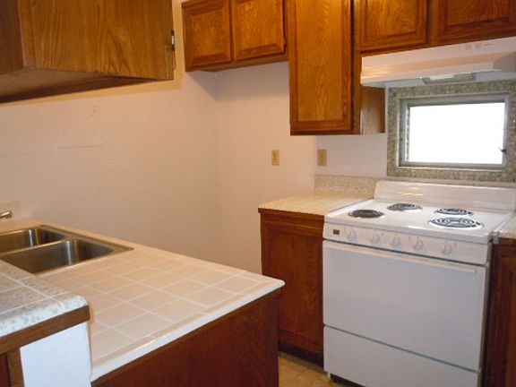 2nd image of 2585 Tiller Ave