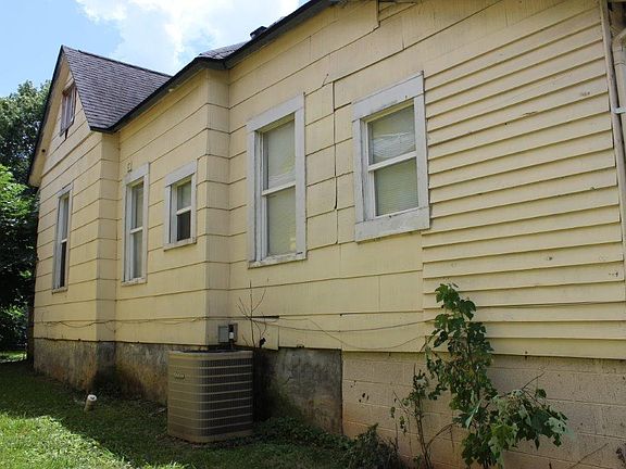 2nd image of 1725 Highland Ave