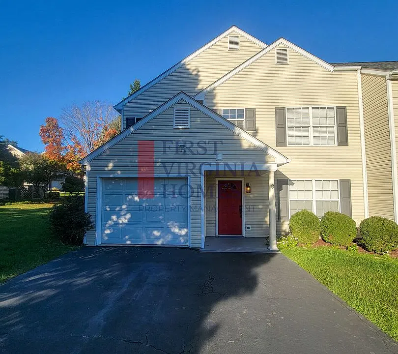 1557 Primrose Ln