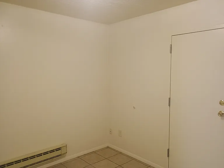 1601 Sunshine Terrace Ave SE #D — Photo 5