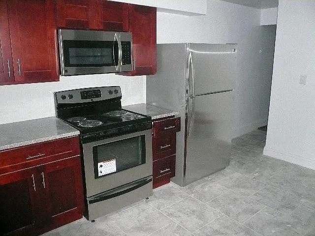 7 bed, $1,900 — Photo 2