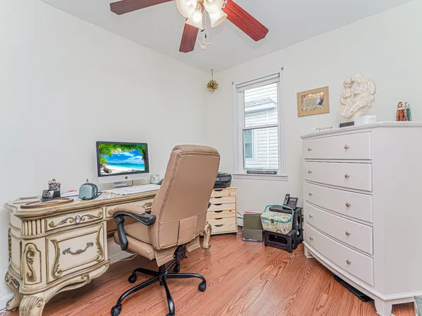 76 Whitman Avenue image 7 of 27