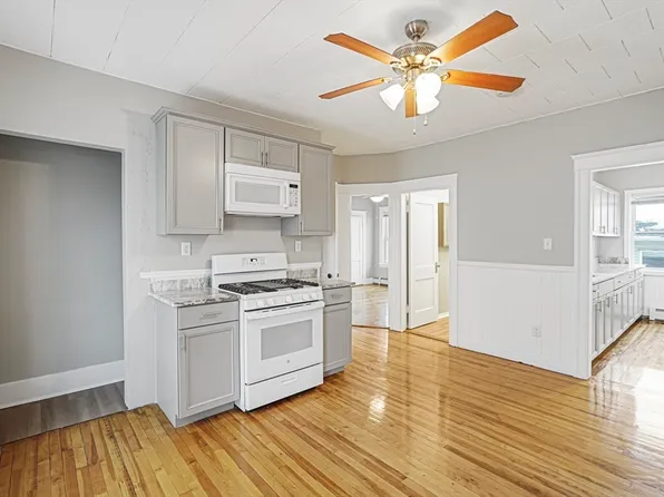 10 Ellsworth St, Worcester, MA 01610