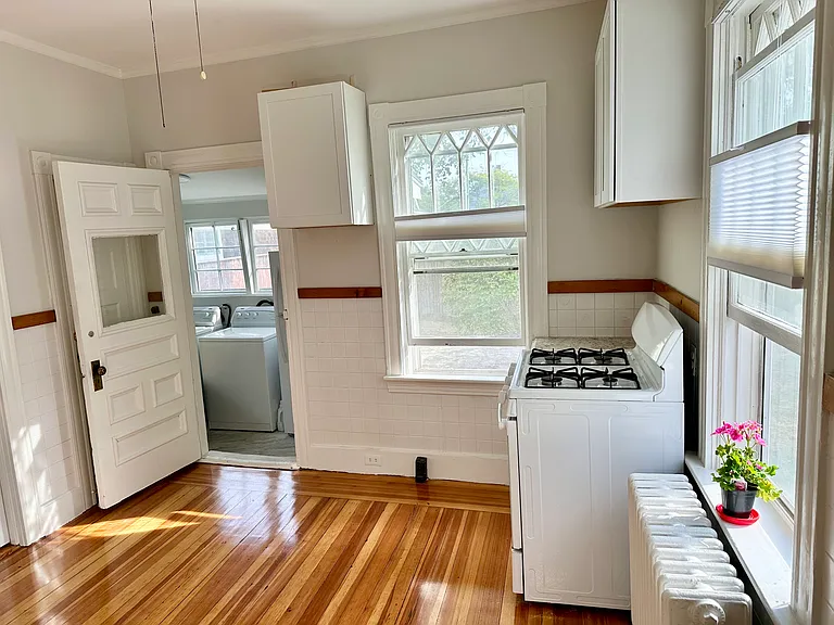 31 Weaver Ave — Photo 9