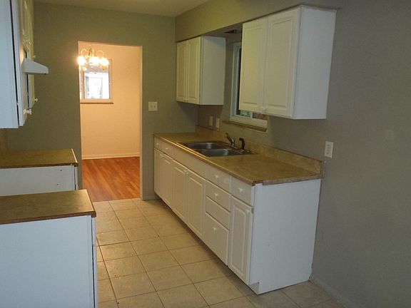 3rd image of 4154 N Graham Ave