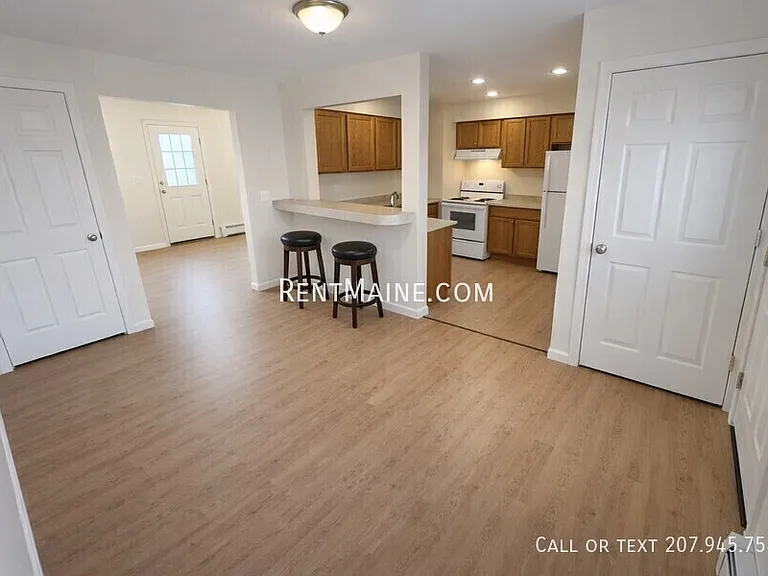35 Valley View Ln #A — Photo 2