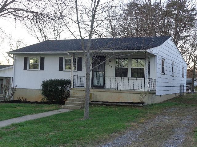 1st image of 253 E 33rd St