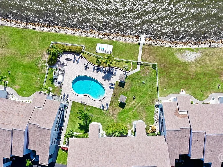 821 Bahia Del Sol Dr #B — Photo 36