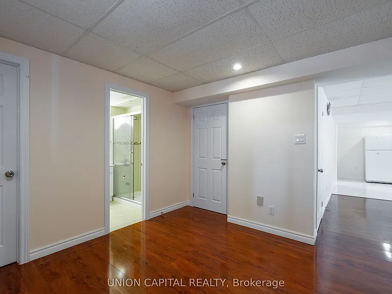 18 Eton St #LOWER — Photo 12