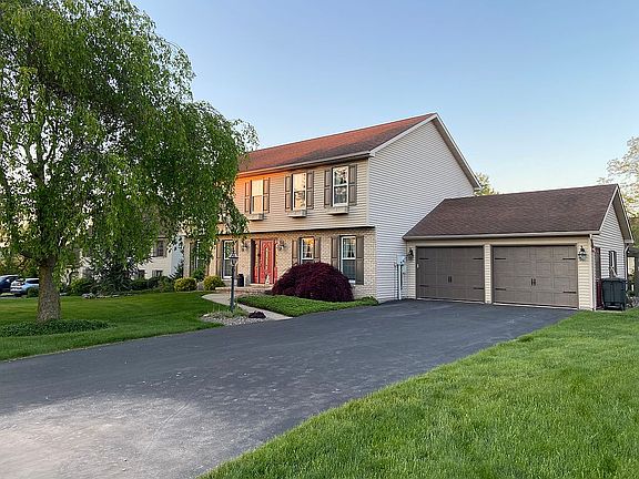 3rd image of 332 Fairmont Dr