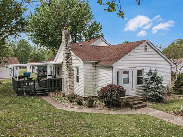 337 Greenview St, Wood River, IL 62095