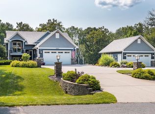 14405 River Crest Dr, Rogers, MN 55374