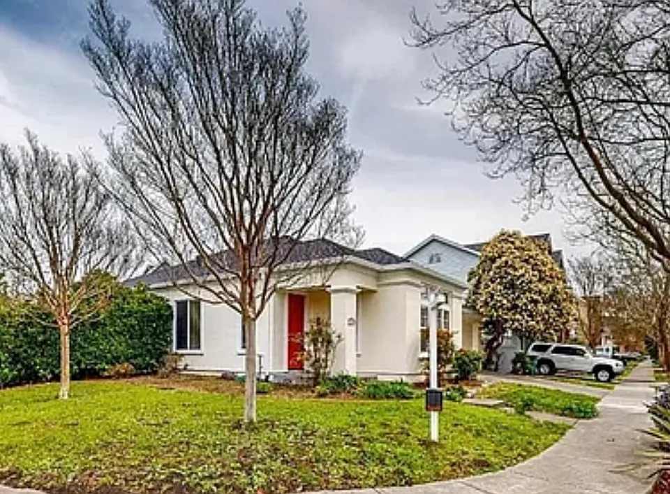 402 Dove Ln