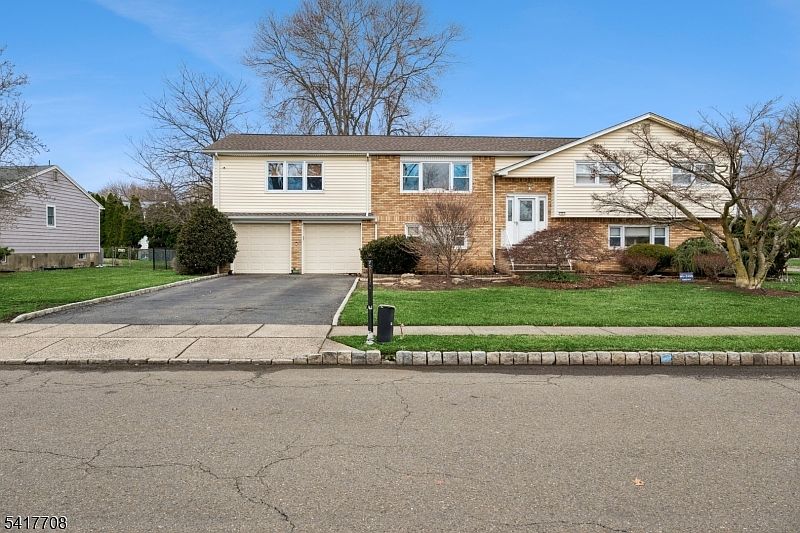 1st image of 2 Caryn Pl