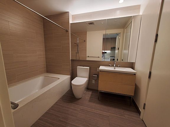4th image of 877 S Francisco St #723
