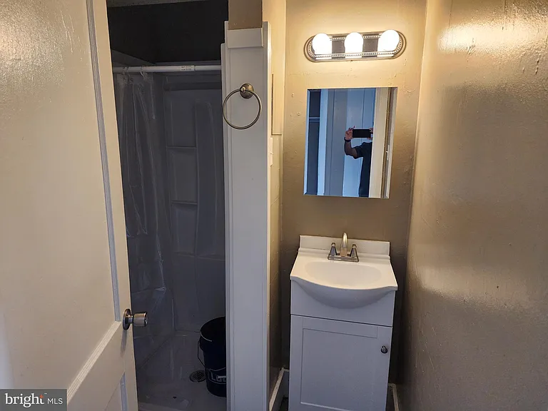 1816 Valley Ave #2 — Photo 2