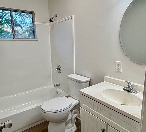 2nd image of 902 Post Oak Dr