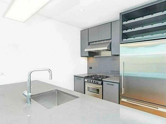 3rd image of 1040 Dean St #515C