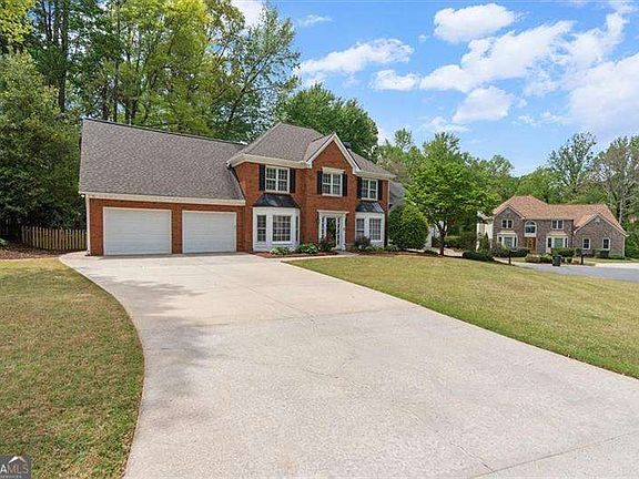 3rd image of 931 Grandview Way NW