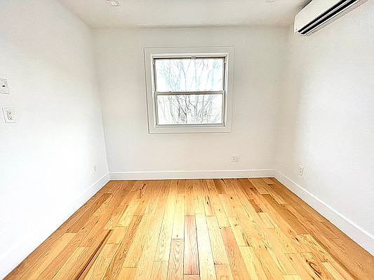 3rd image of 40-18 Greenpoint Ave #4