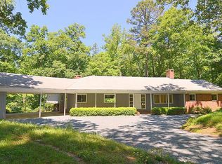 3 Buttons Rd, Chapel Hill, NC 27514