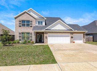 1940 S River Meadows Dr, Fayetteville, AR 72701