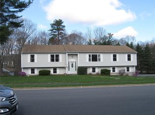 8 Ivy Dr, Coventry, RI 02816