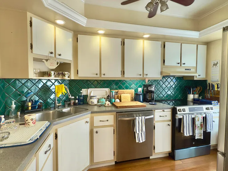 1200 SW 12th St #305 — Photo 31