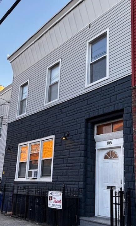 1st image of 105 Congress St #2